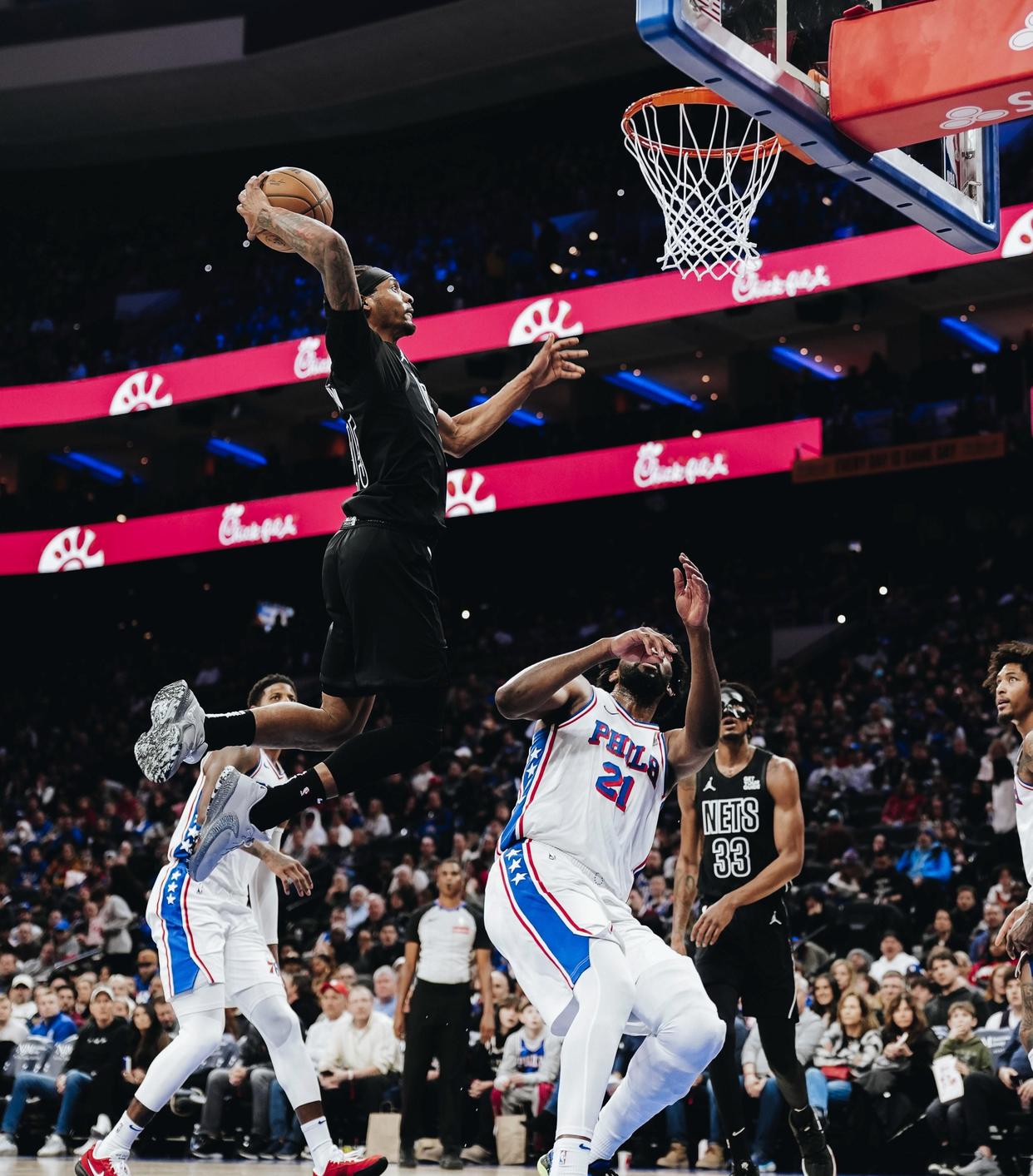 关于中国男篮险胜勇士B队，乔治关键制胜的信息